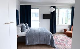 Spacious Railway Station Apartment With Sofabed For Kid Or Adult
